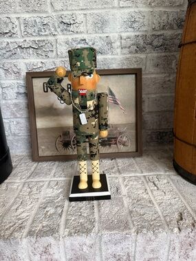 Camouflage Military Nutcracker - Green Camo